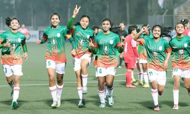 নেপালকে হারিয়ে ফাইনালের পথে এগিয়ে গেল বাংলাদেশের মেয়েরা